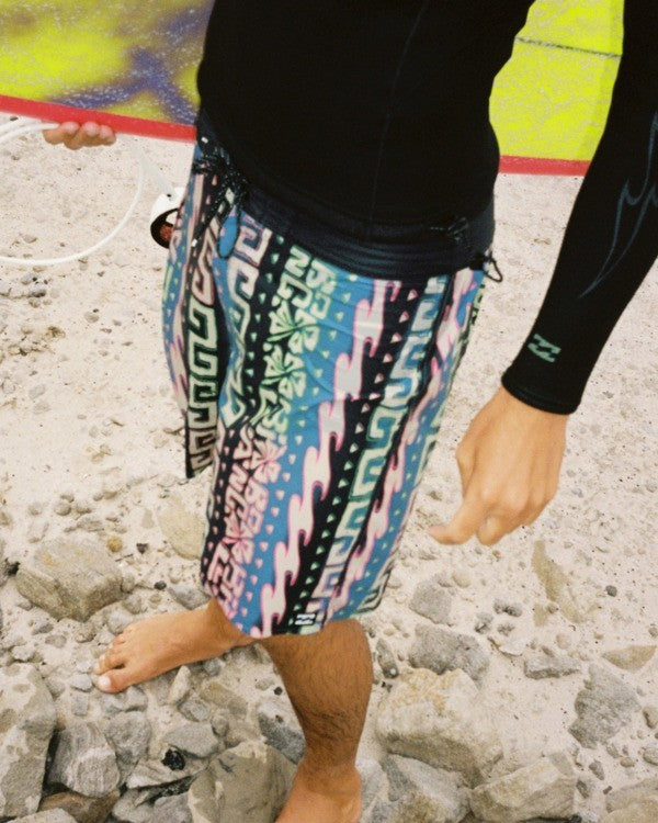 Billabong Men's Sundays Pro 19" Board Shorts Swim Swimming Costume BNWT
